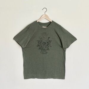 Cody James Southwestern Diamond Graphic Green T Shirt Men’s size Medium